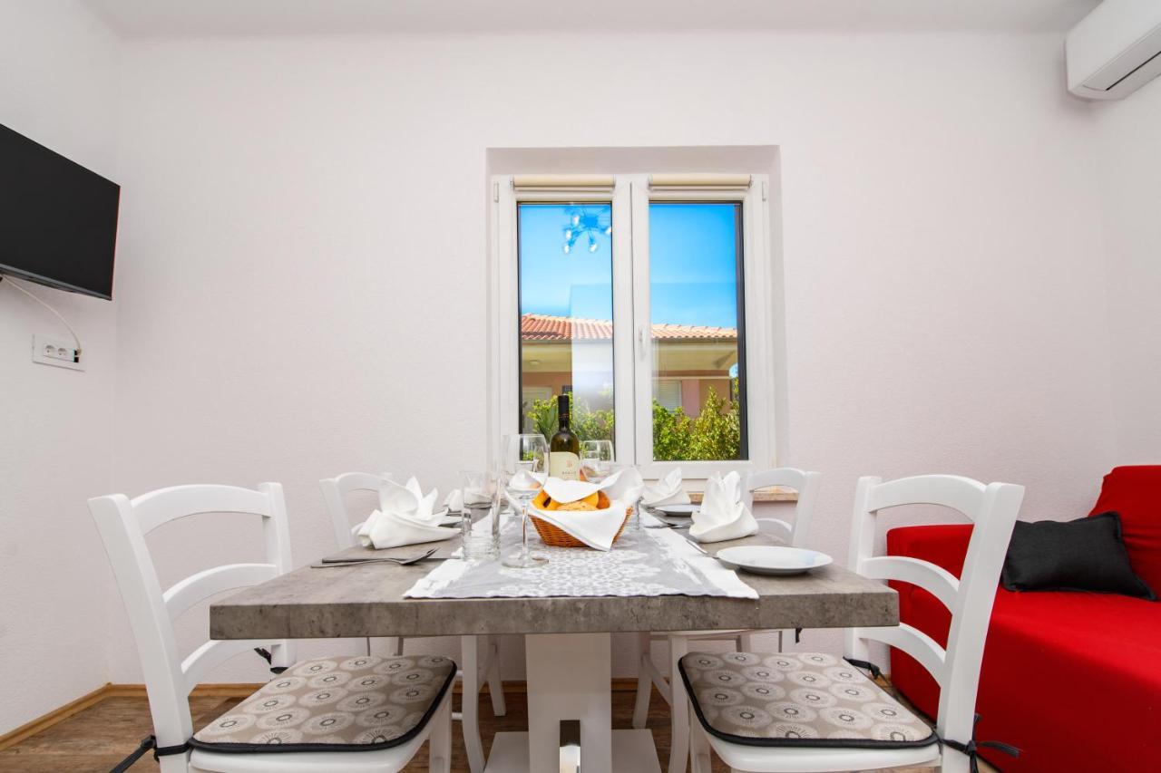Paradiso Apartment *